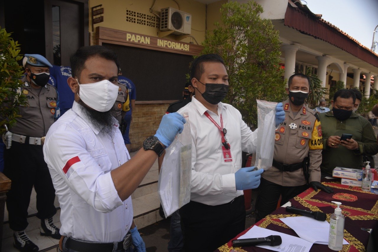 Kapolres Cirebon Kota Pimpin Konpres Sat Reskrim Ungkap Pelaku Curat