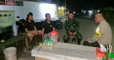 Tingkatkan Patroli sahur, Bhabinkamtibmas Babadan Polsek Gunung Jati Polres Cirebon Kota, ajak harkamtibmas