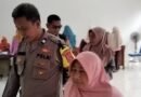 Awasi bansos , Bhabinkamtibmas Kalijaga Polsek seltim Polres Cirebon Kota ciptakan kondusifitas